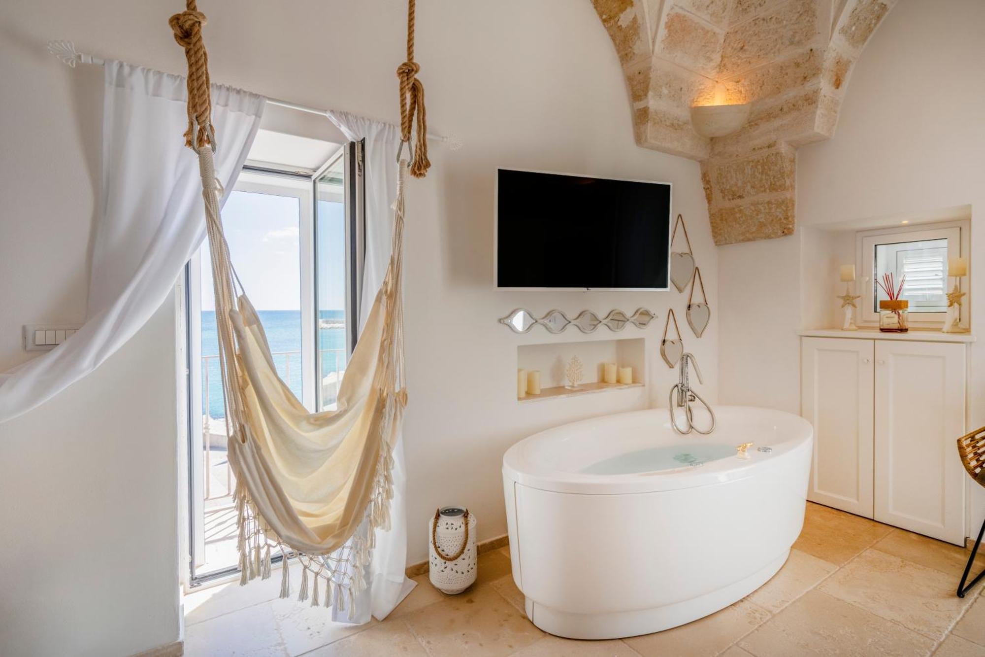 Apulia Charming Suites - Casa Rossa Suite Perla E Suite Corallo Savelletri Buitenkant foto